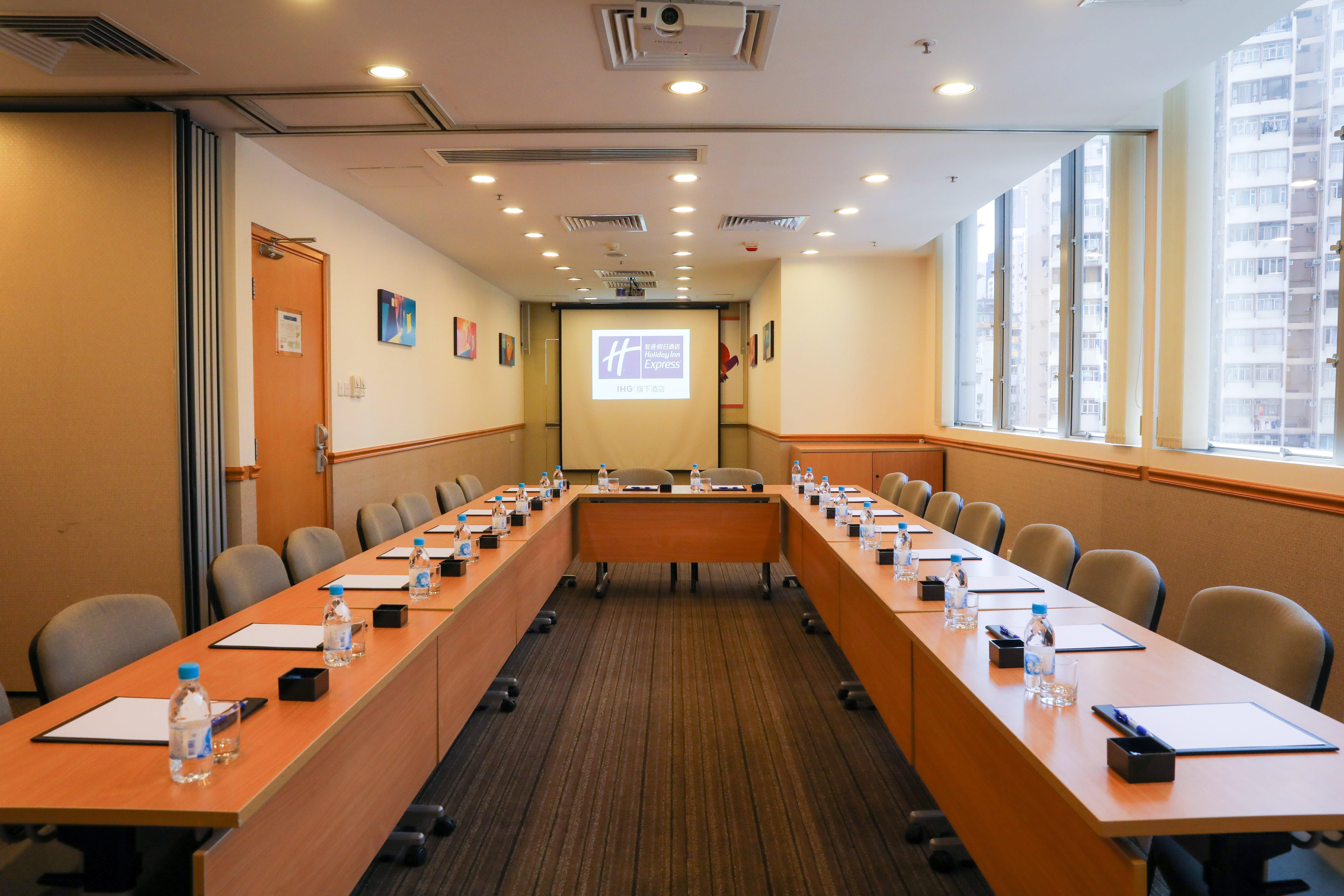 Express Causeway Bay By Ihg 3*
